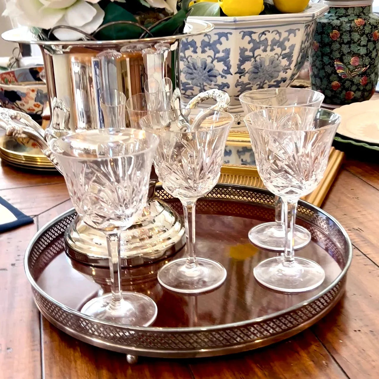 Borddækning med vintage – når historie møder nutid